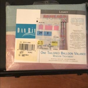 One Tailored Balloon Valance